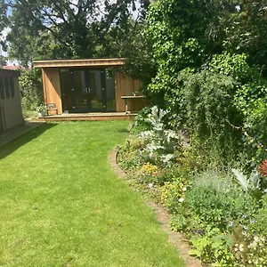 https://apt-gladstone-avenue.brighton-hotels-england.com